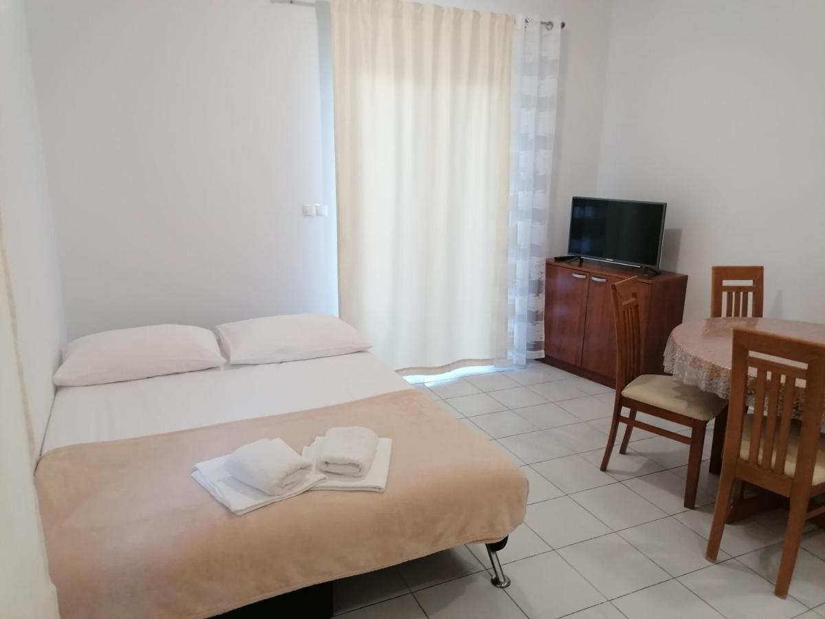 Apartments Dinko Duće Eksteriør bilde