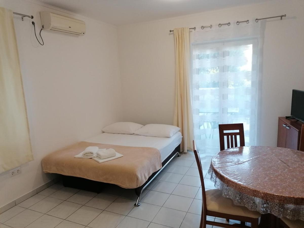 Apartments Dinko Duće Eksteriør bilde