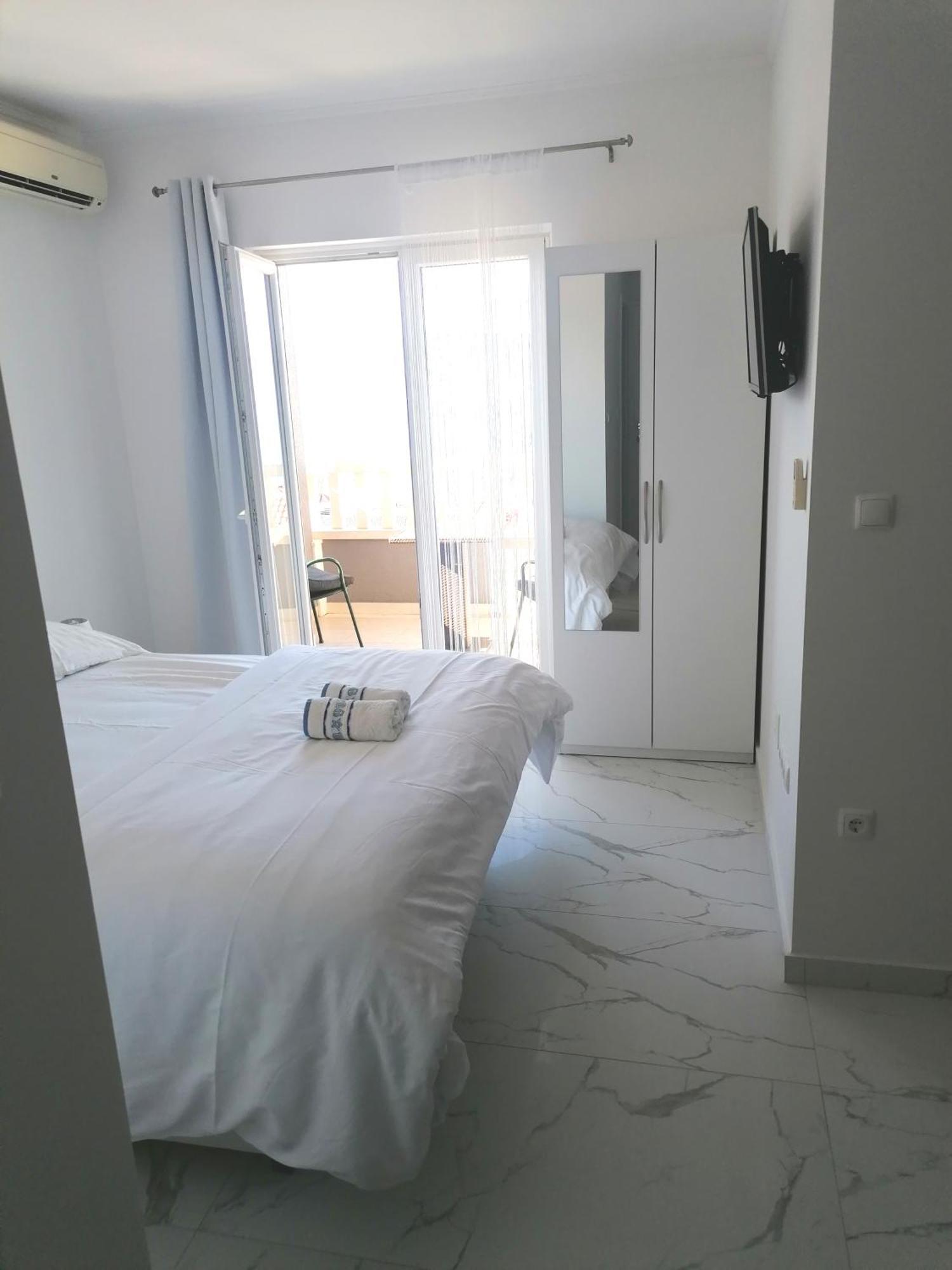 Apartments Dinko Duće Eksteriør bilde